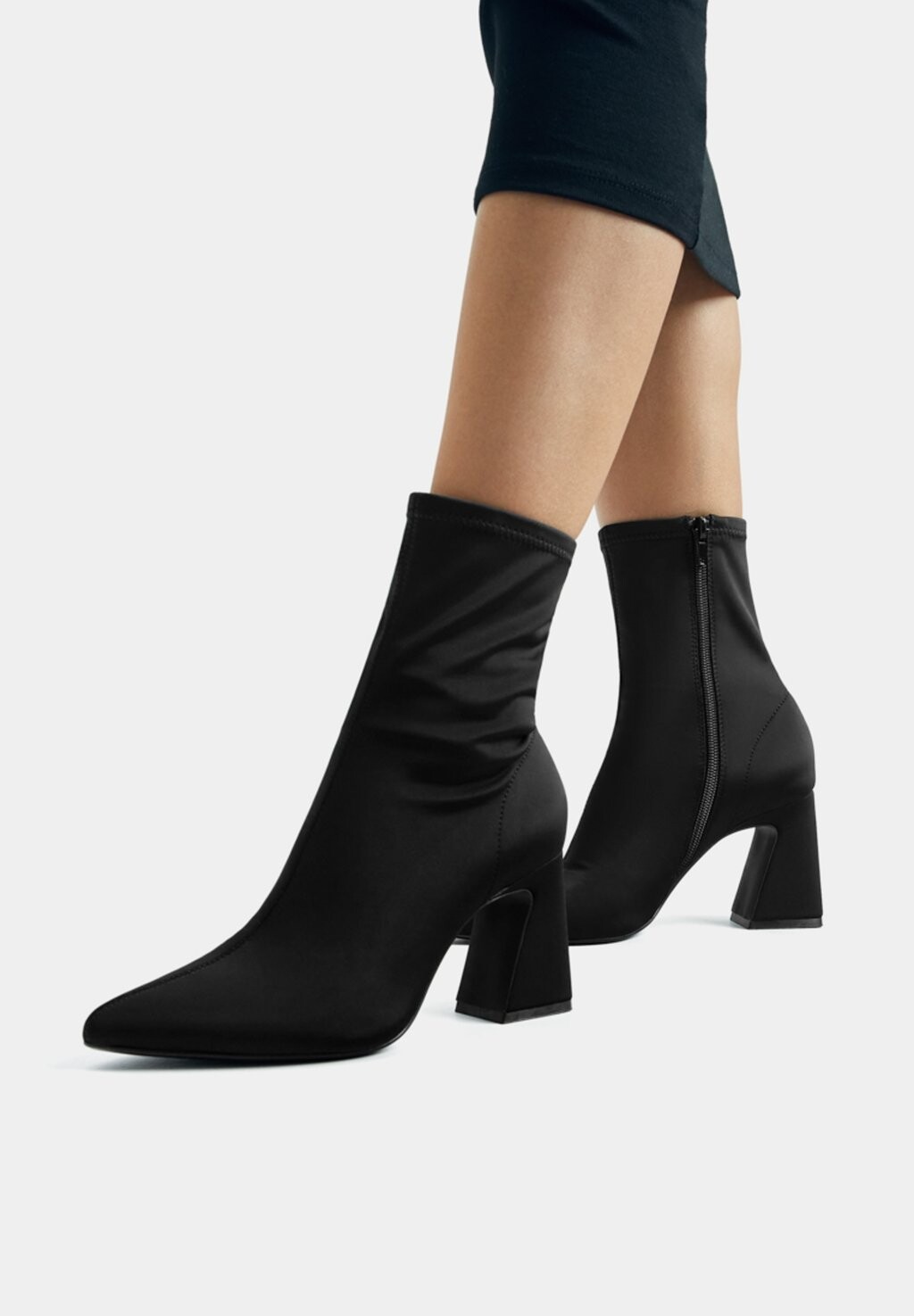 

Ботильоны BASIC PULL&BEAR, цвет black