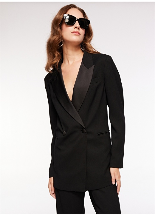 Двубортный женский пиджак черного цвета Fabrika