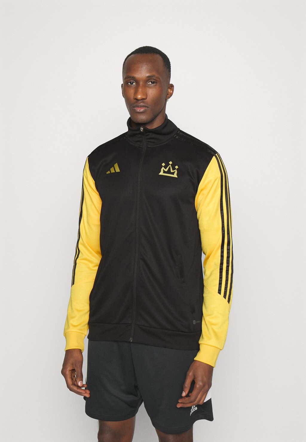 

Спортивная куртка Adidas