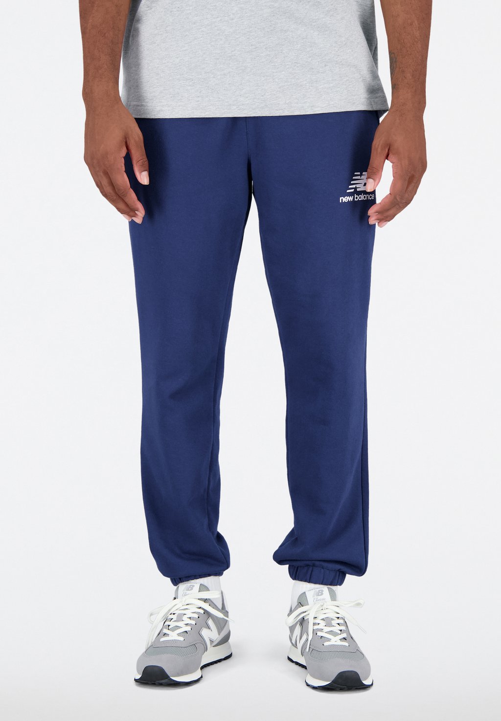 Спортивные брюки ESSENTIALS STACKED LOGO New Balance, nb темно-синий брюки hugo bodywear stacked logo темно синий