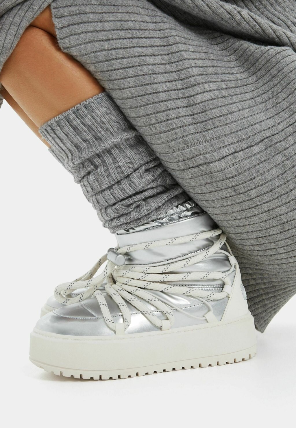 

Зимние ботинки PADDED WATER-REPELLENT Bershka, цвет grey