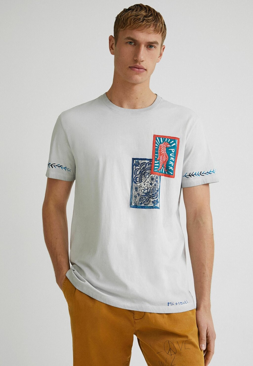 

Футболка с принтом Desigual, белый