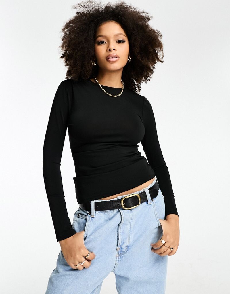 

Черный топ с драпировкой и длинными рукавами River Island