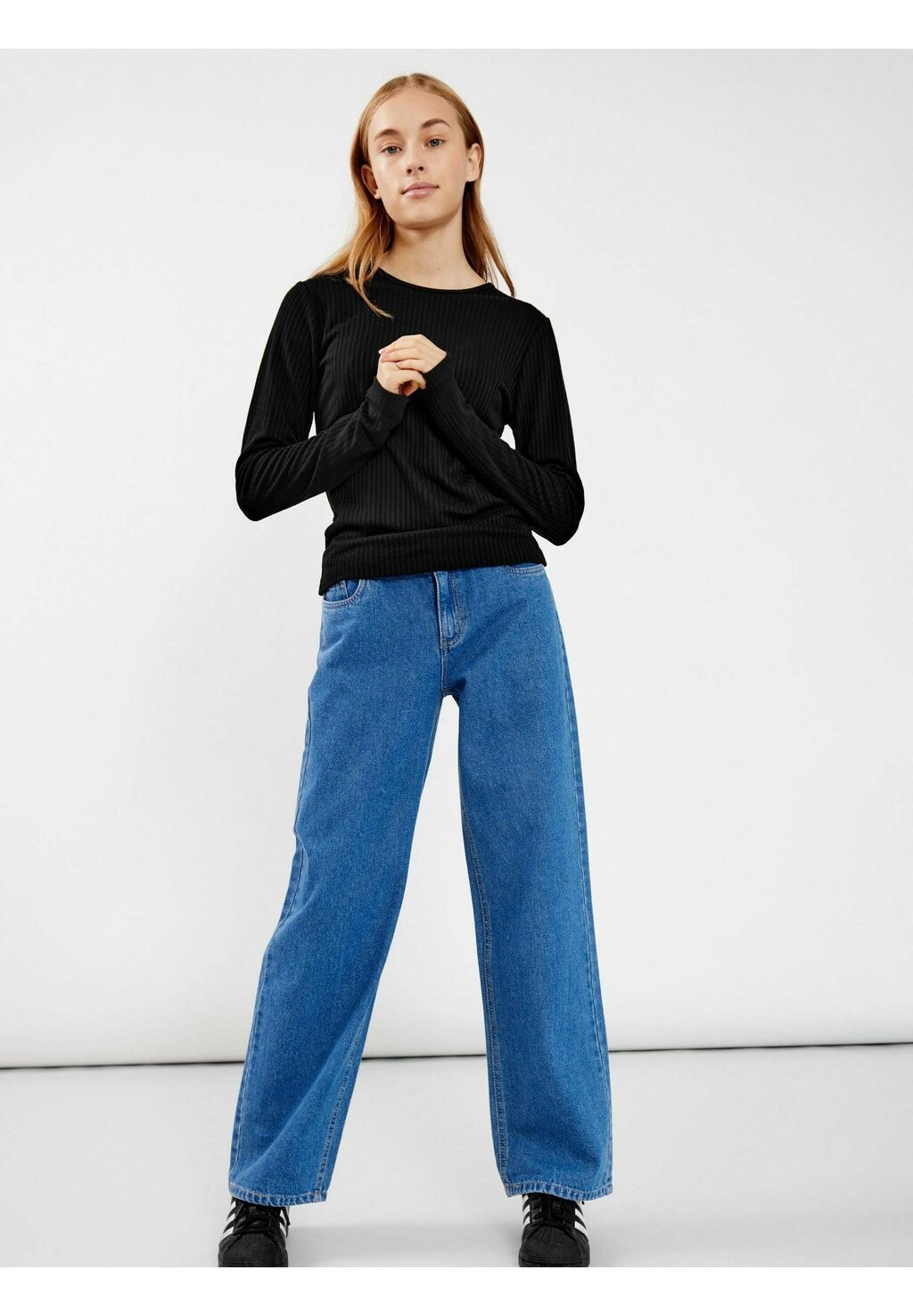 

Джинсы-клеш Nlftoizza Lw Wide Noos Name it, цвет medium blue denim