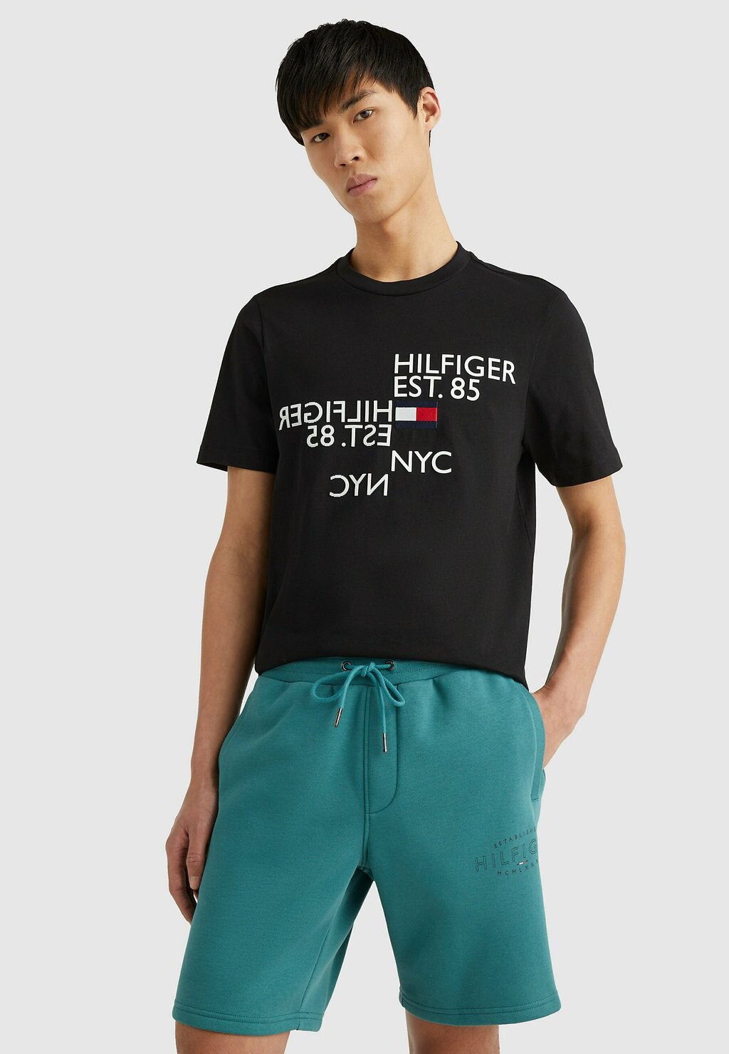

Футболка с принтом Tommy Hilfiger, черный