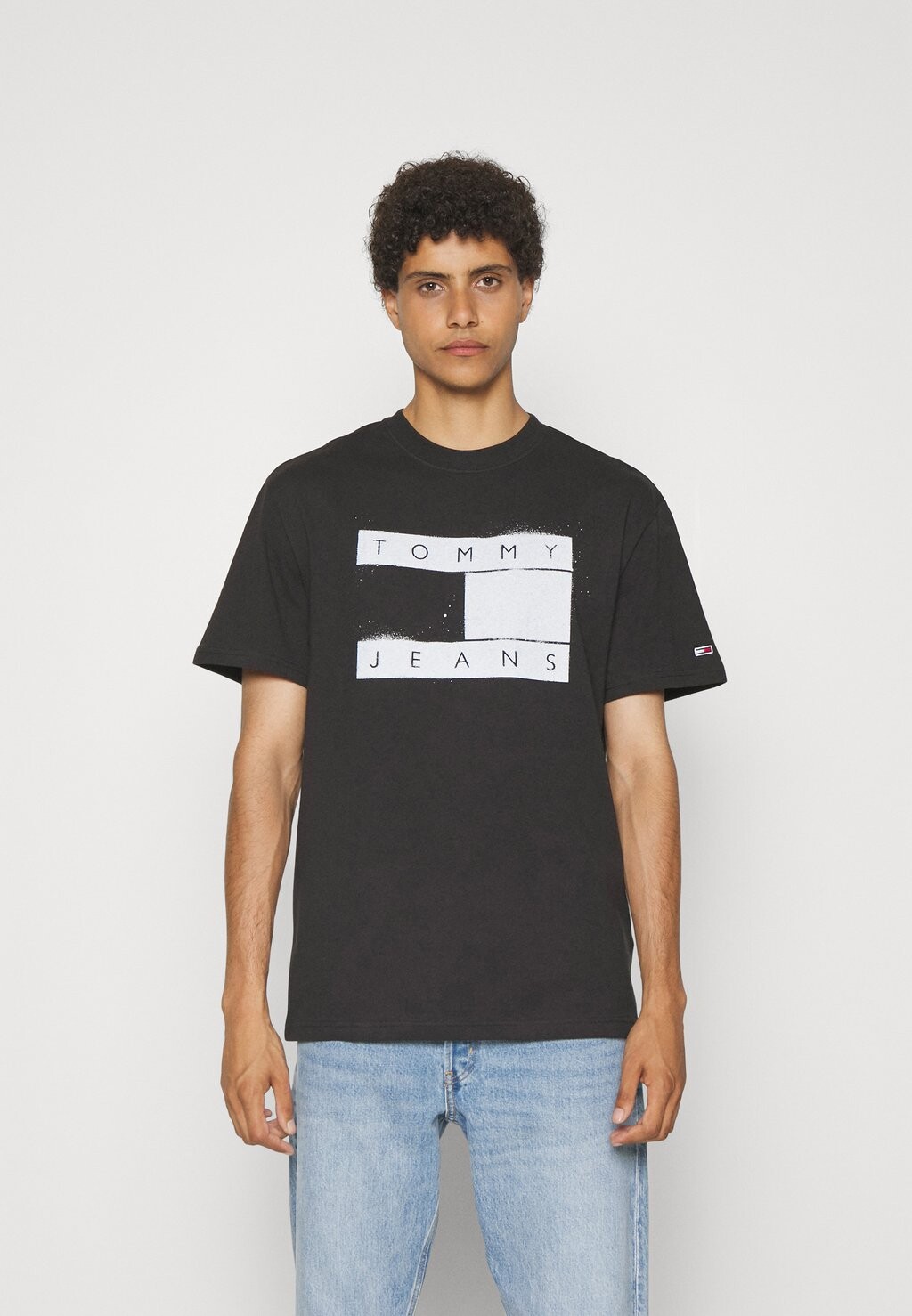 

Футболка с принтом Tommy Jeans, черный