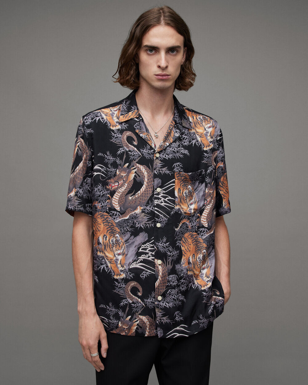 

Рубашка свободного кроя с принтом Kali Kimono AllSaints, черный как смоль