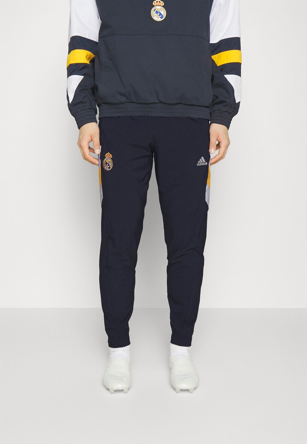 

Спортивные брюки Adidas