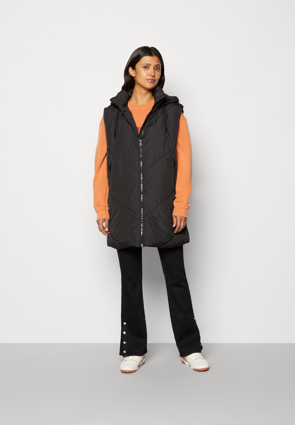 

Жилет Vero Moda, черный