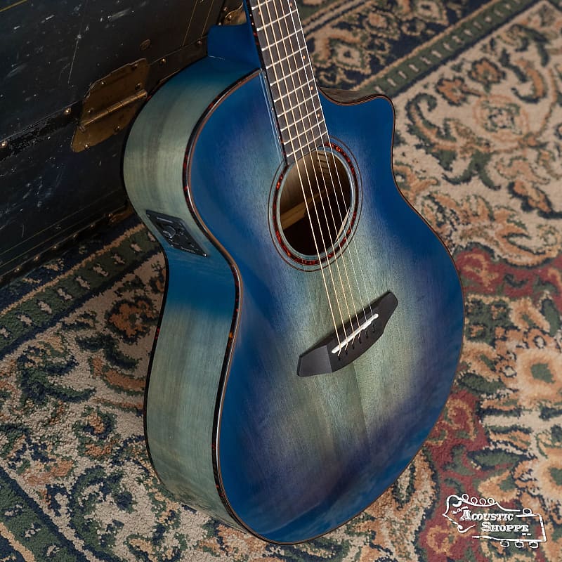 цена Акустическая гитара Breedlove Pursuit Exotic S Concert All Myrtlewood Limited Edition Blue Eyes Cutaway Acoustic Guitar w/ Fishman Pickup #3566