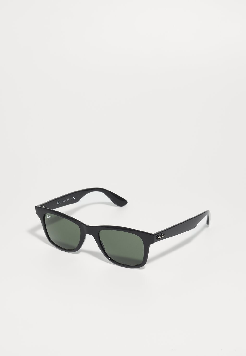 

Солнцезащитные очки Ray-Ban