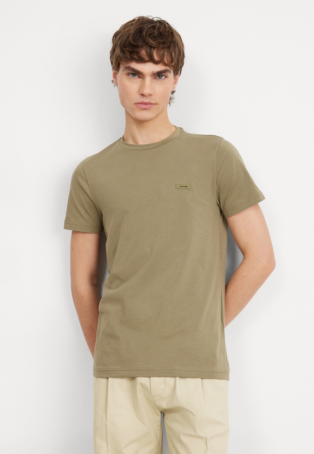 Базовая футболка Slim Fit Calvin Klein, цвет delta green
