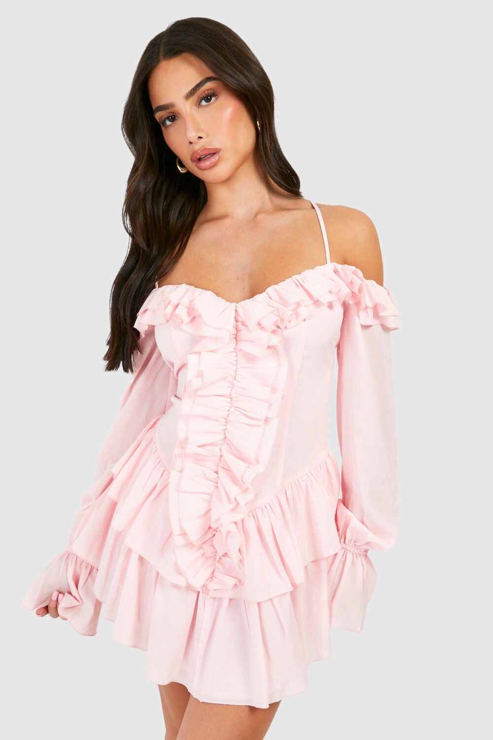 

Мини-платье Petite с ткаными рюшами и многоуровневым подолом boohoo, розовый