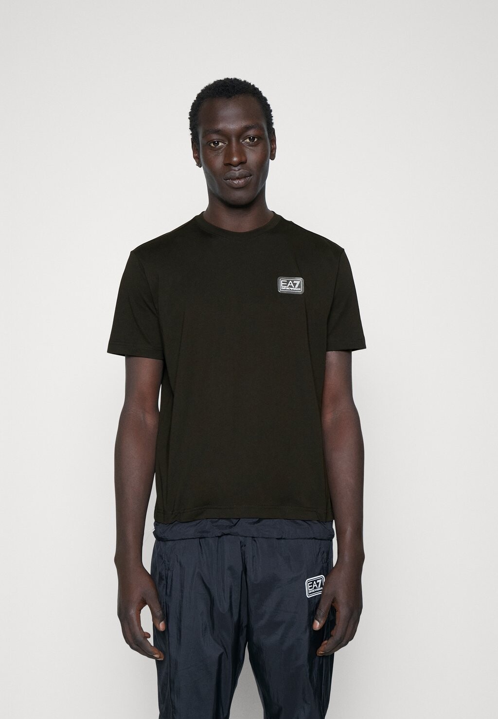 

Базовая футболка EA7 Emporio Armani, черный