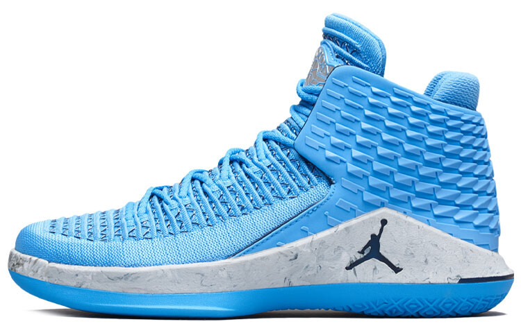 

Air Jordan XXX2 32 Ретро UNC