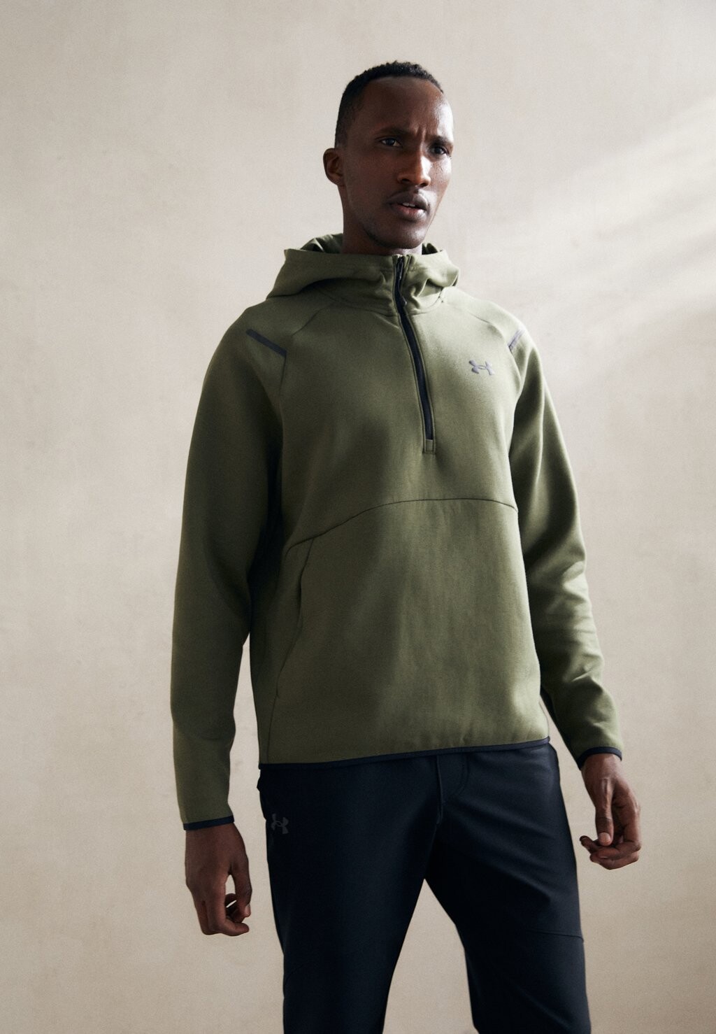

Толстовка UNSTOPPABLE HOODIE Under Armour, морской зеленый/черный