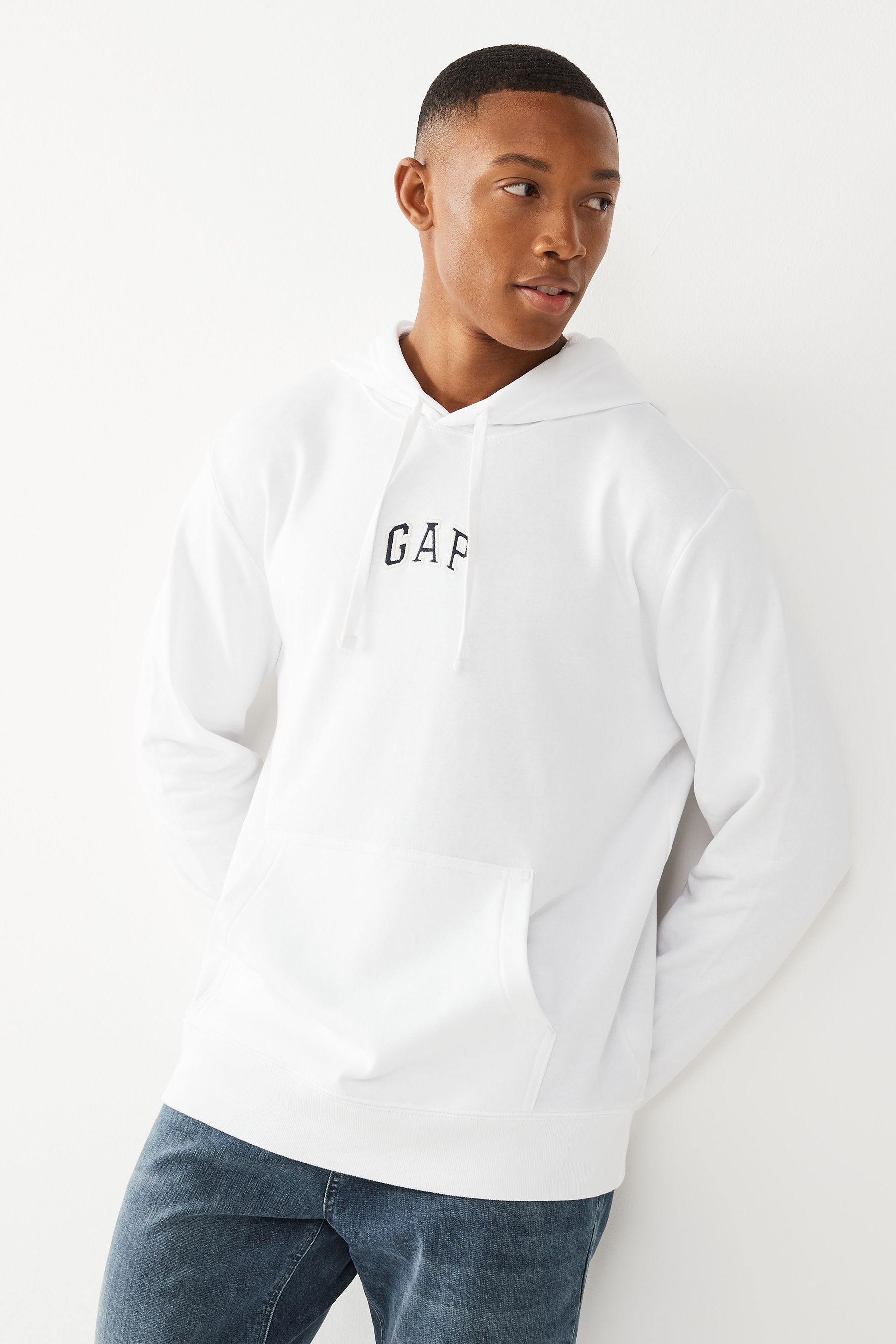 

Худи с небольшим логотипом Gap, белый