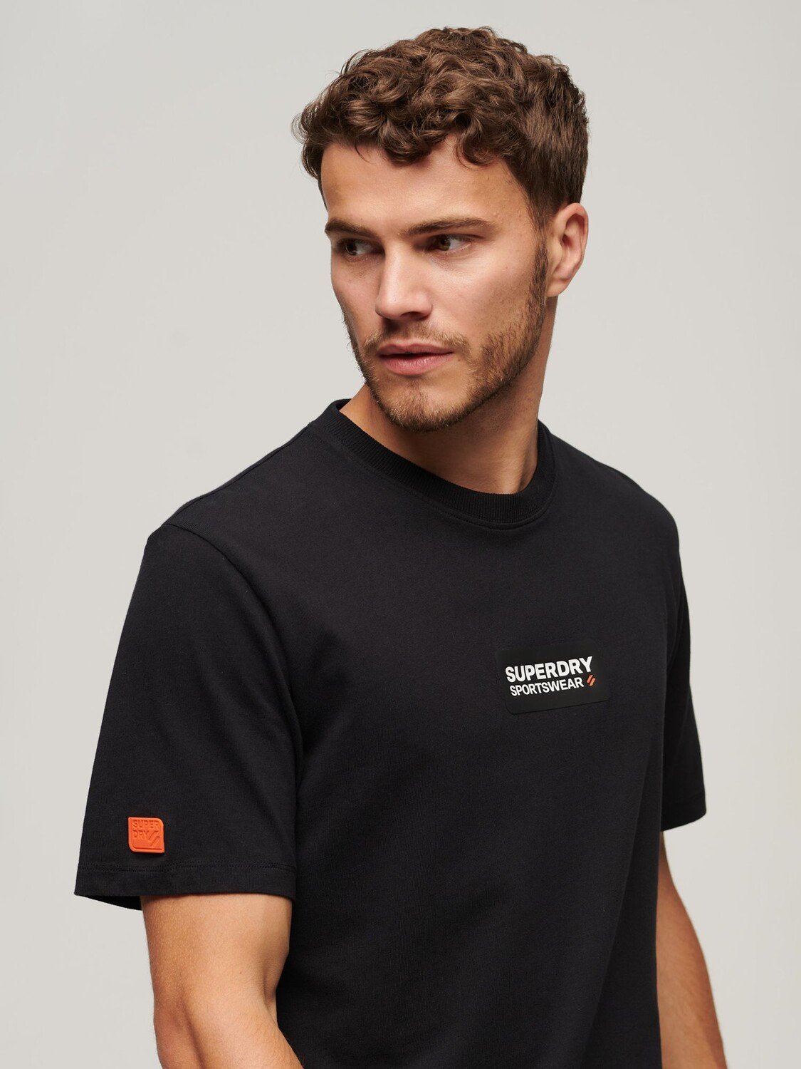 

Свободная футболка с рисунком Superdry Tech, черная, Черный