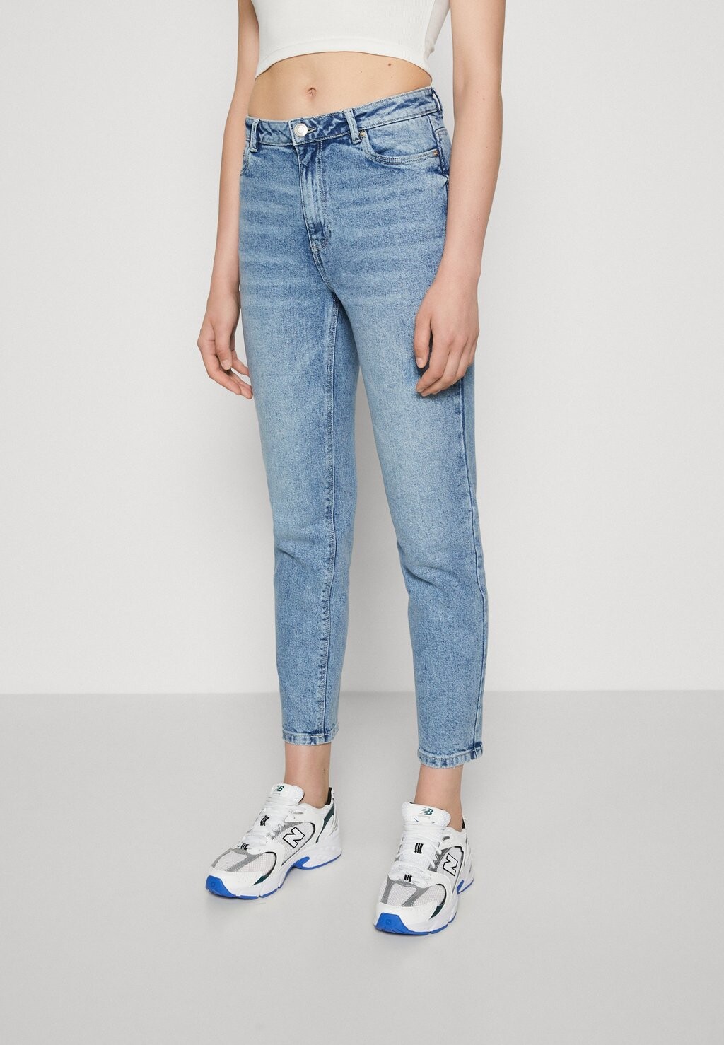 

Джинсы Tapered Fit Vero Moda