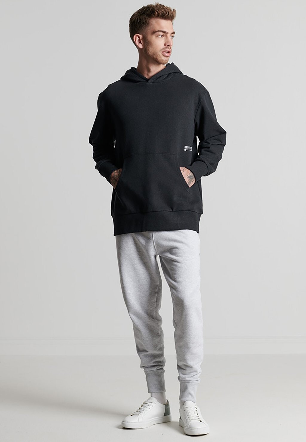 

Толстовка с капюшоном Superdry