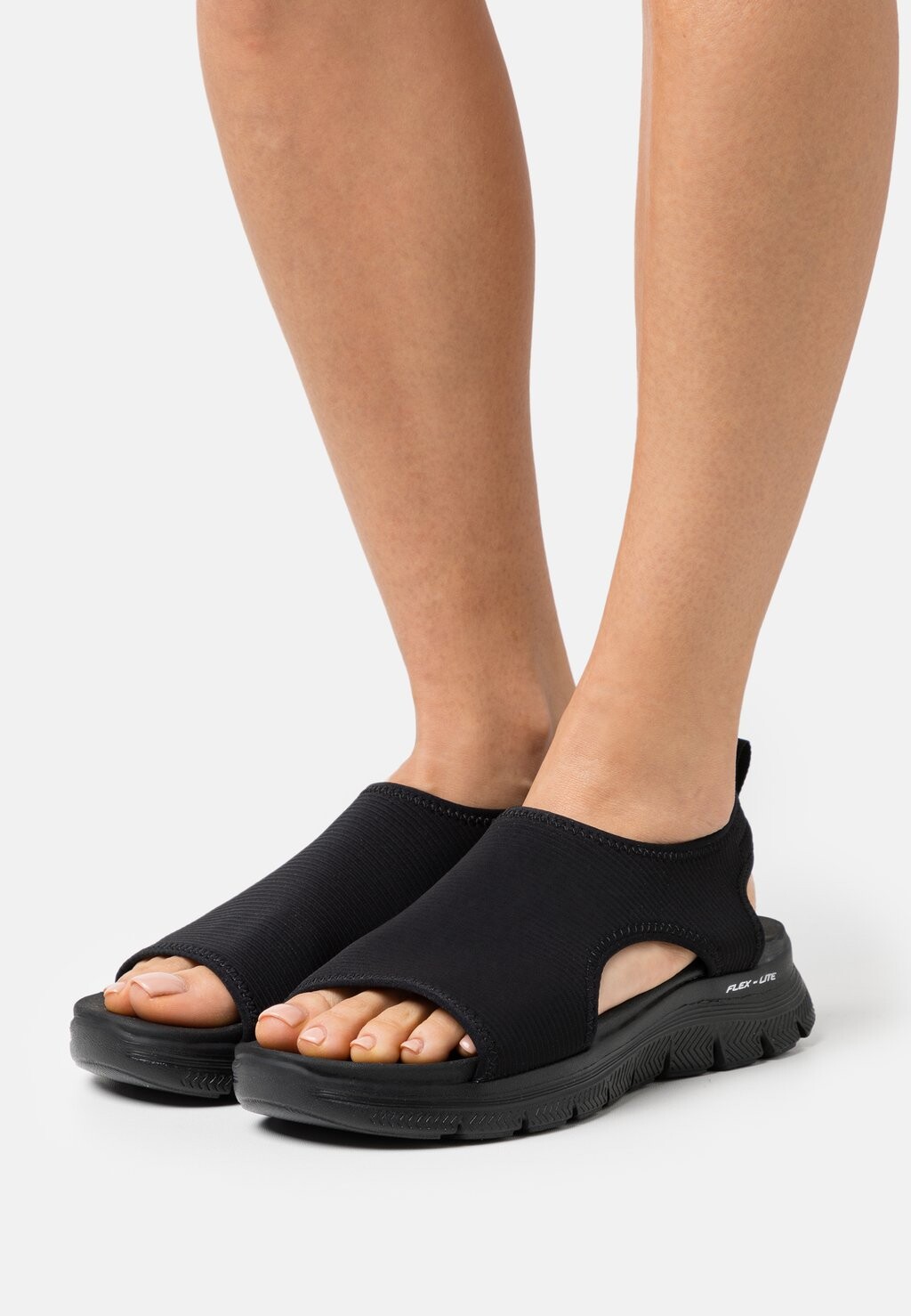 

Босоножки на танкетке FLEX APPEAL 4.0 Skechers Sport, цвет black