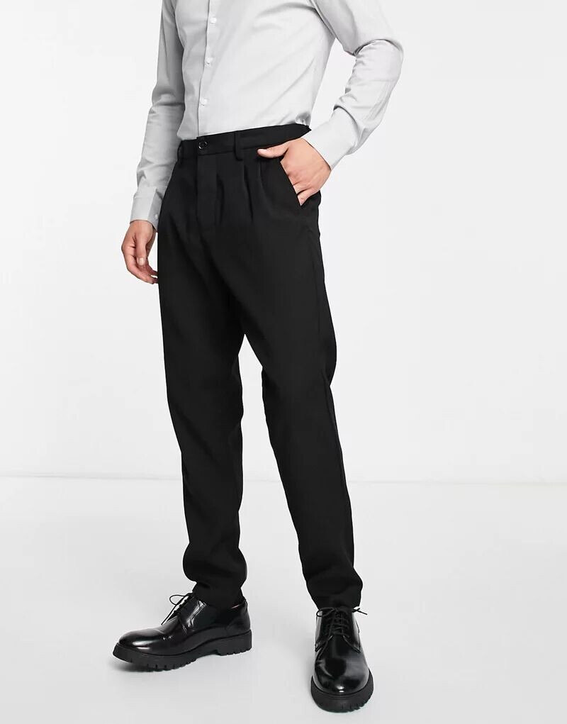 

Selected Homme – элегантные зауженные брюки черного цвета с облегающим кроем