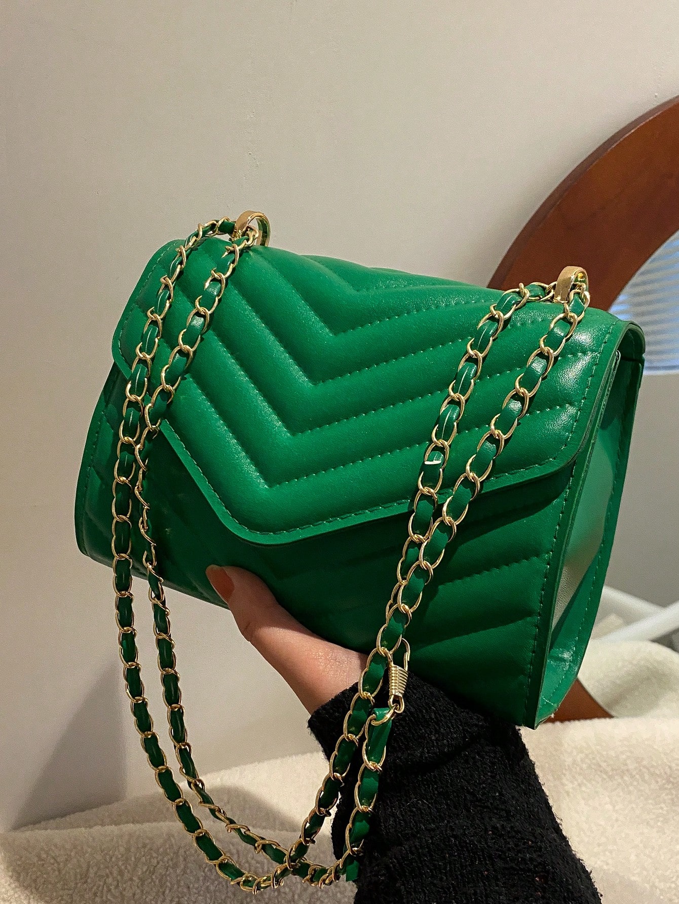 Квадратная сумка с цепочкой и шевроном, зеленый