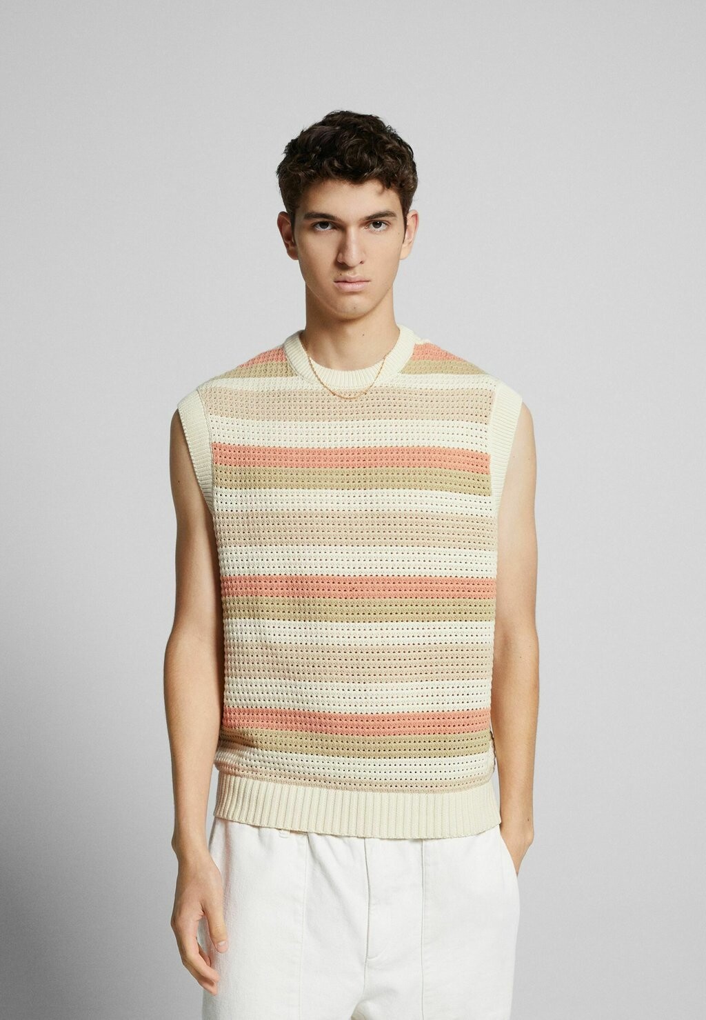 

Свитер Bershka