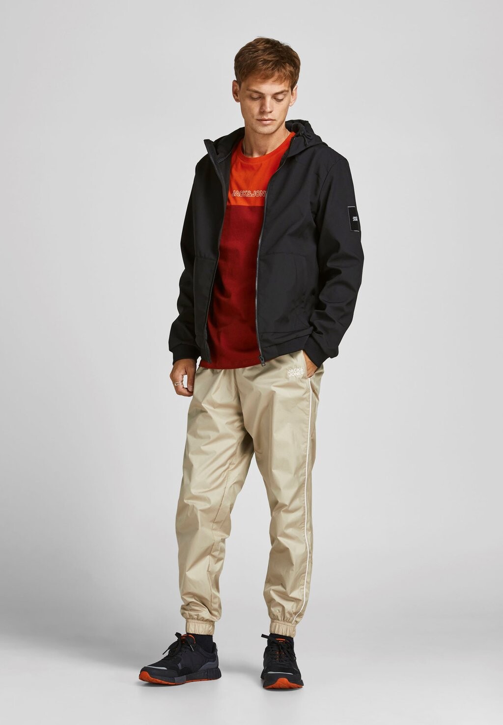 

Ветровка Jack & Jones, черный