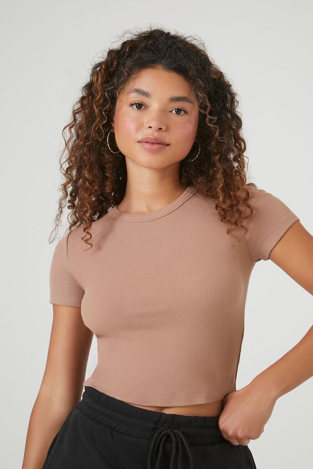 

Укороченный трикотажный топ в рубчик Forever 21