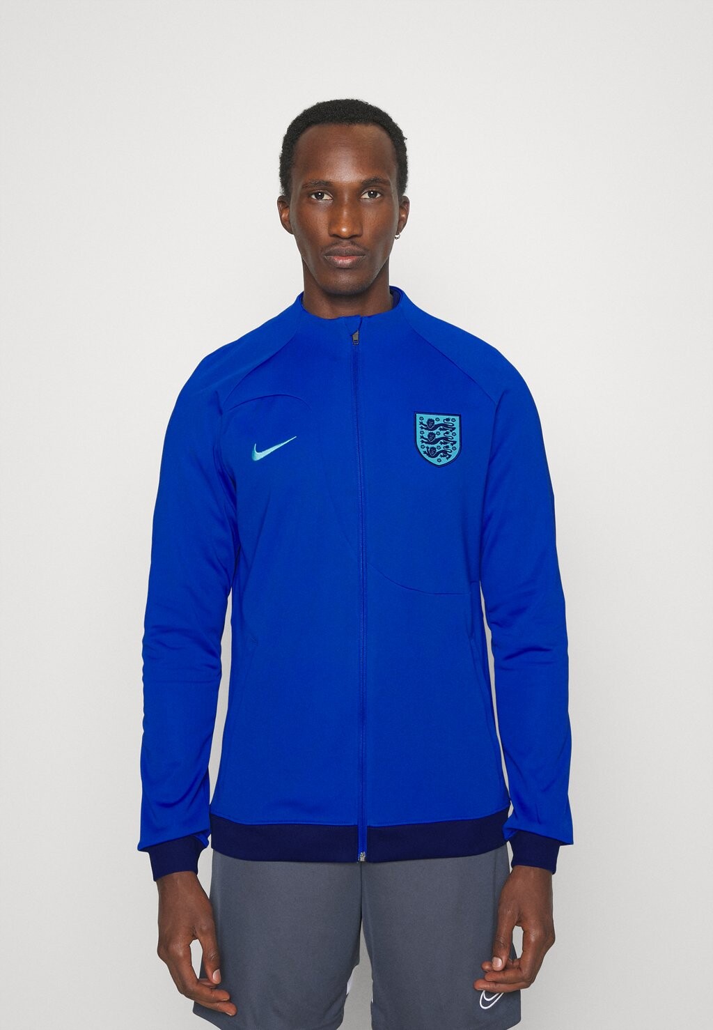 

Спортивная куртка Nike