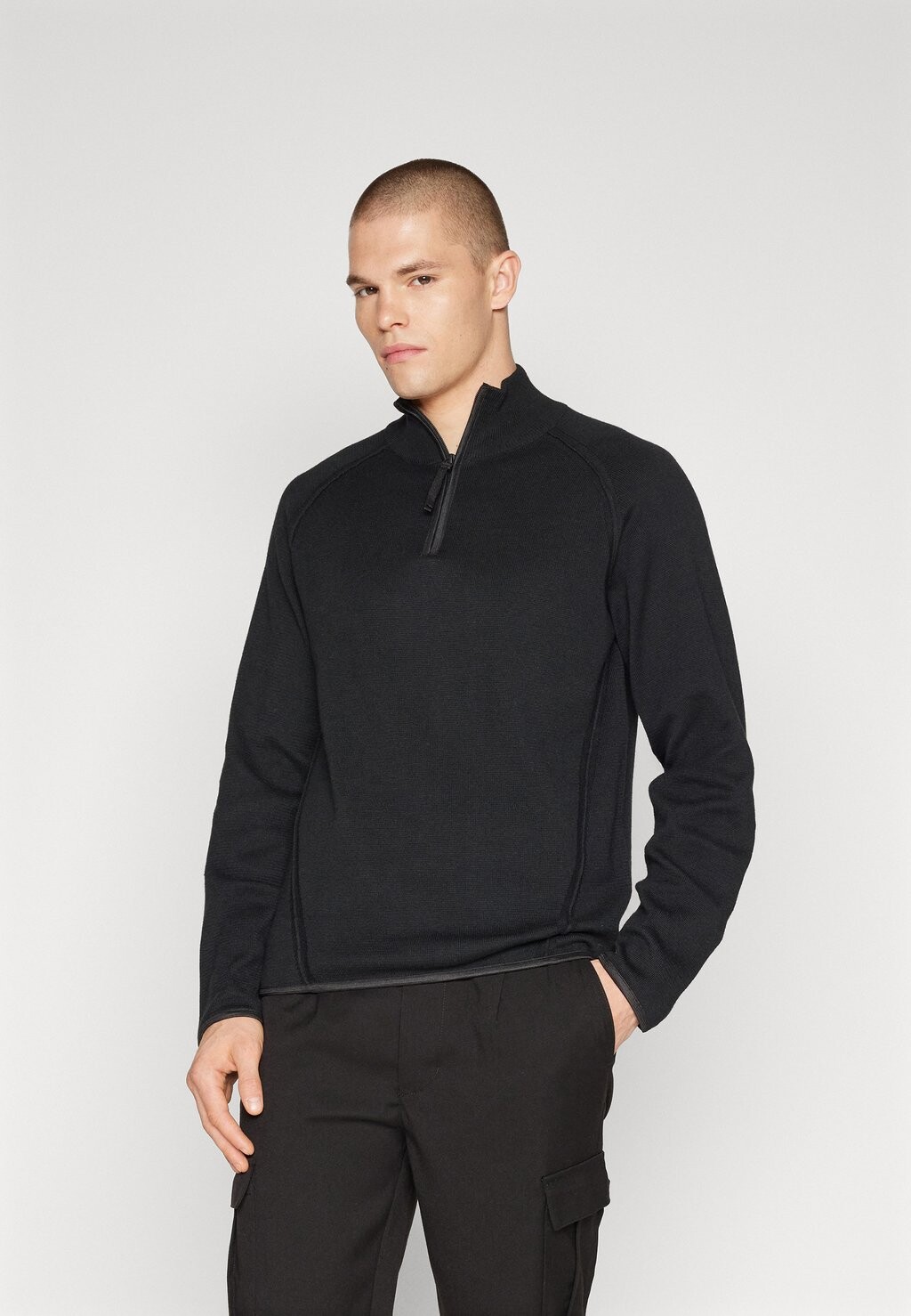 

Свитер JCOSHADE HALF ZIP Jack & Jones, черный