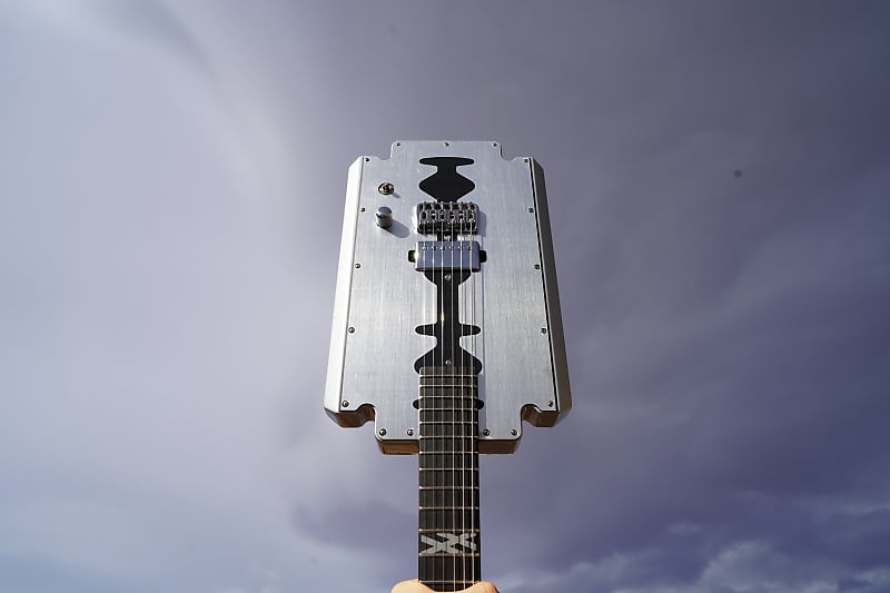 Электрогитара Schecter DIAMOND SERIES Machine Gun Kelly Razor Blade - Metallic Silver 6-String Electric Guitar