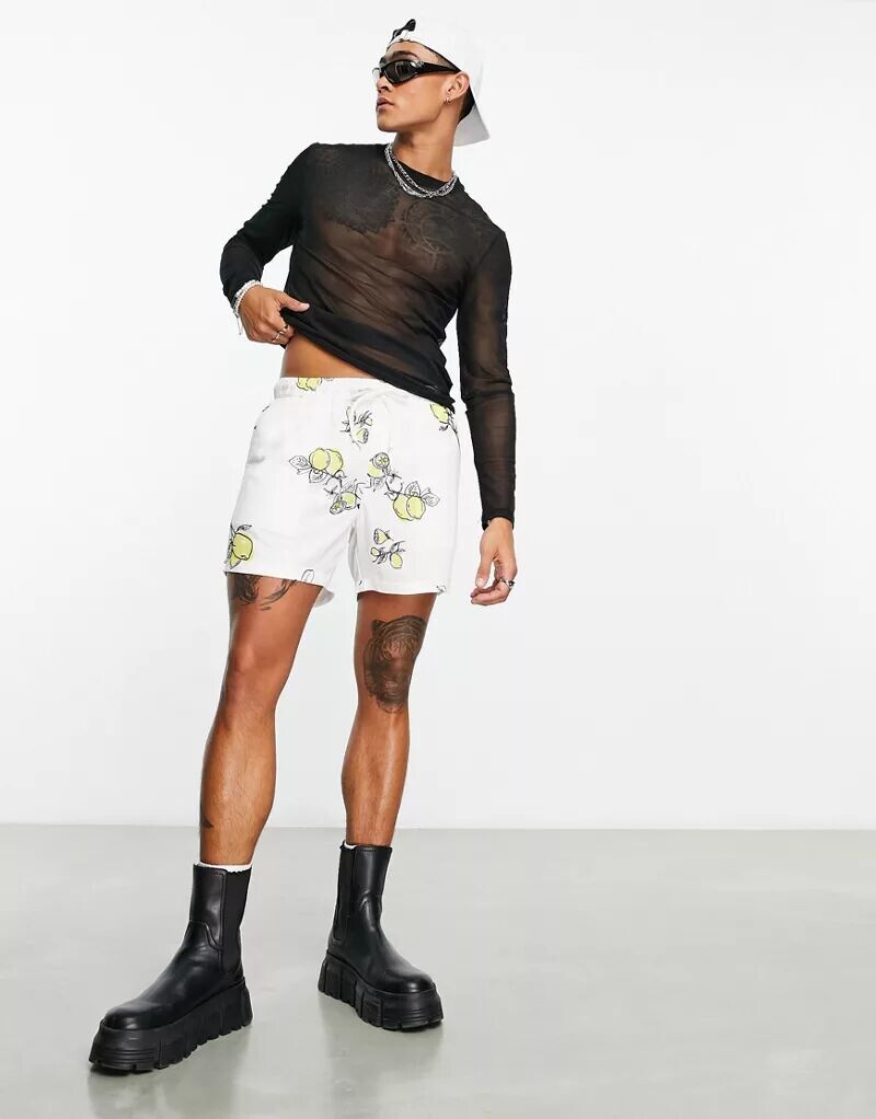 

Льняные шорты узкого кроя с лимонным принтом ASOS