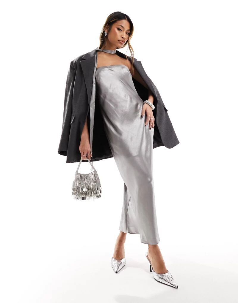 Серебристое платье-бандо с эффектом металлик ASOS и колье в тон