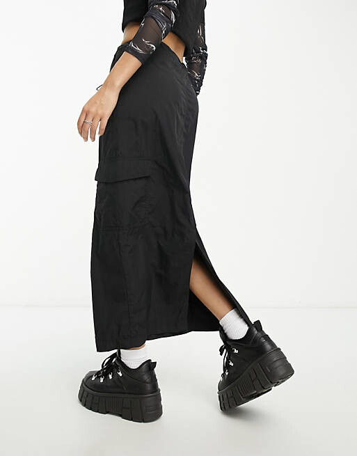 

Черная юбка макси с парашютом New Look Petite