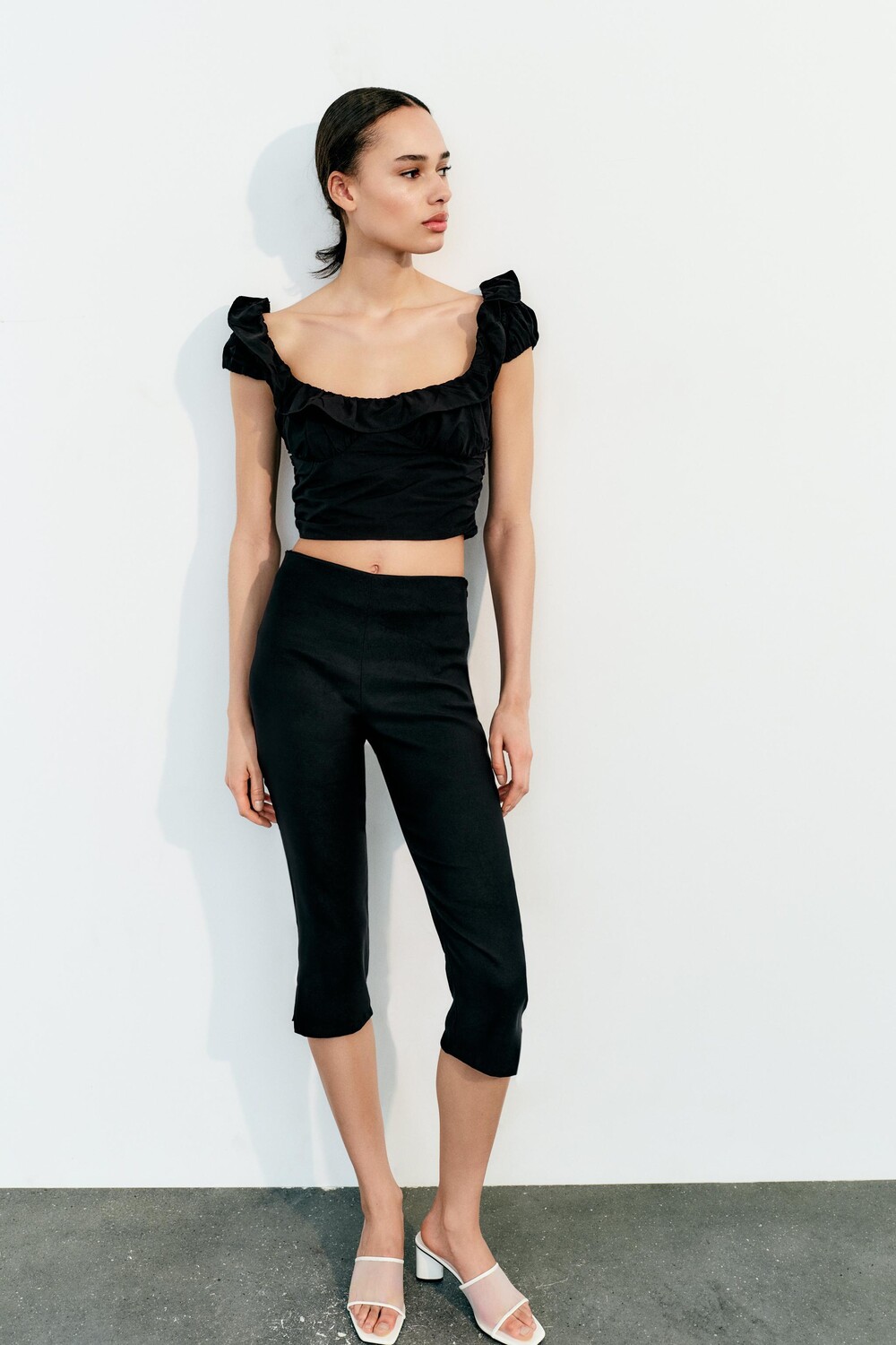 

Топ стрейч с оборками ZARA, черный