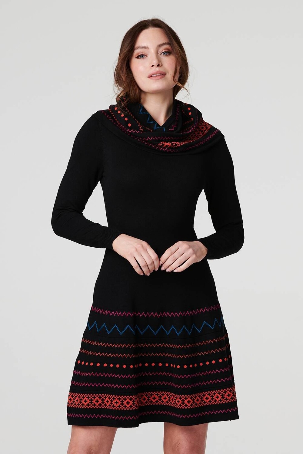 

Трикотажное платье с принтом и шарфом Izabel London, черный