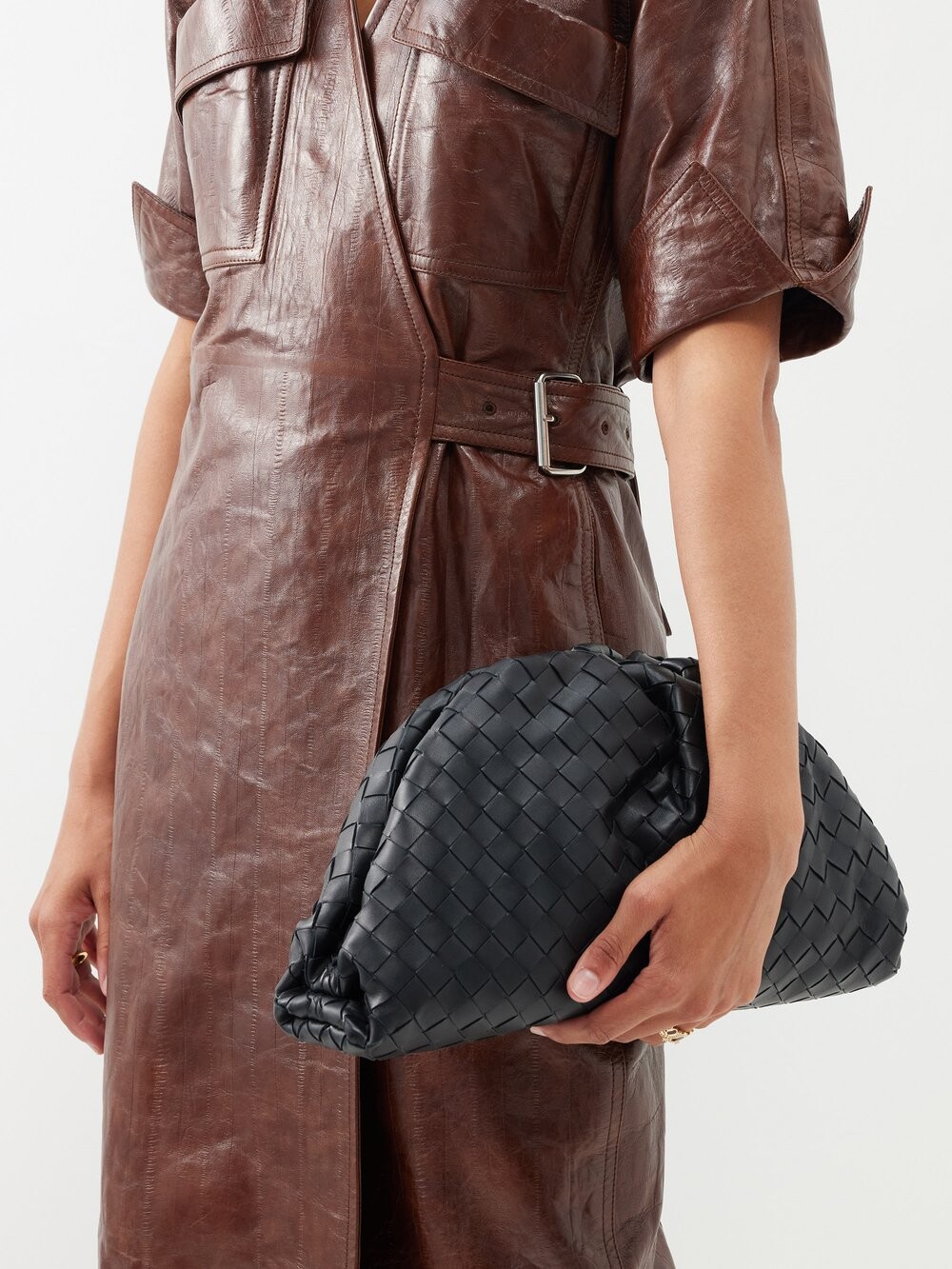 

Клатч большой из кожи intrecciato Bottega Veneta, черный