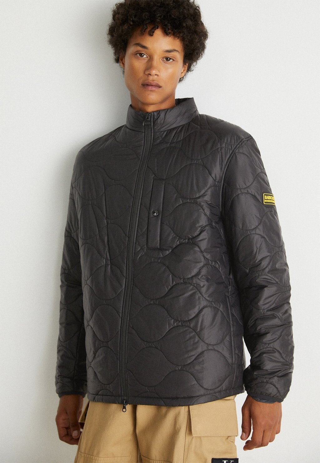 

Демисезонная куртка Barbour, черный