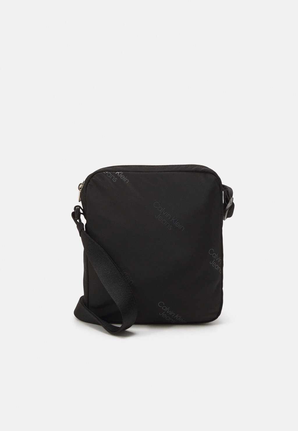 

Сумка через плечо SPORT ESSENTIALS REPORTER18 UNISEX Calvin Klein Jeans, цвет black/pinstripe grey