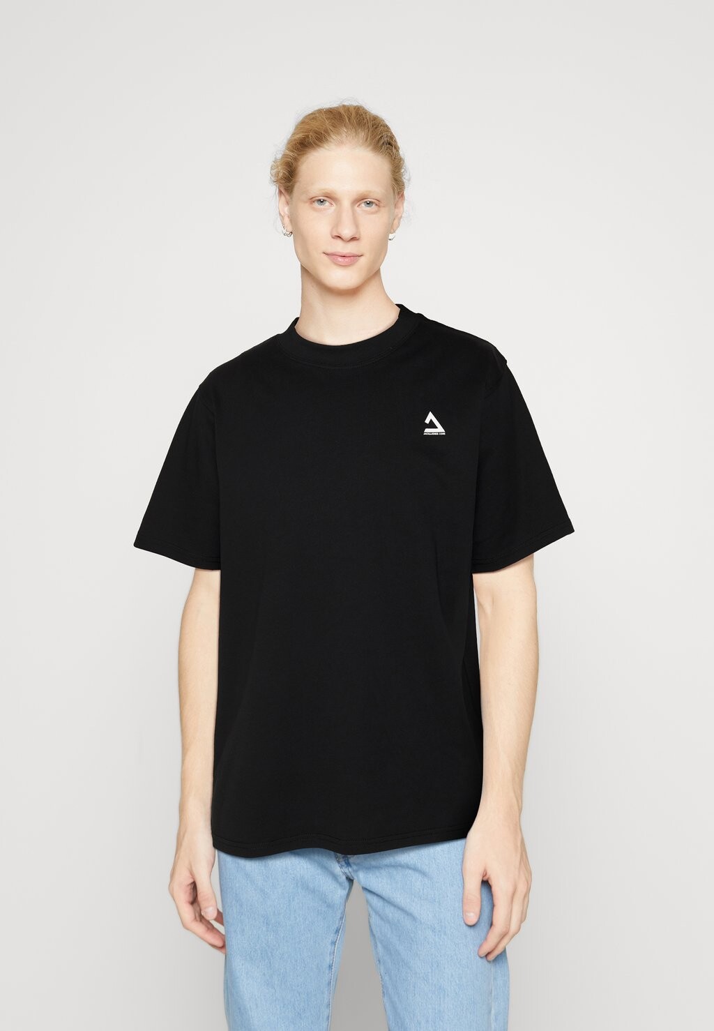 

Футболка с принтом TRIANGLE CREW NECK Jack & Jones, цвет black