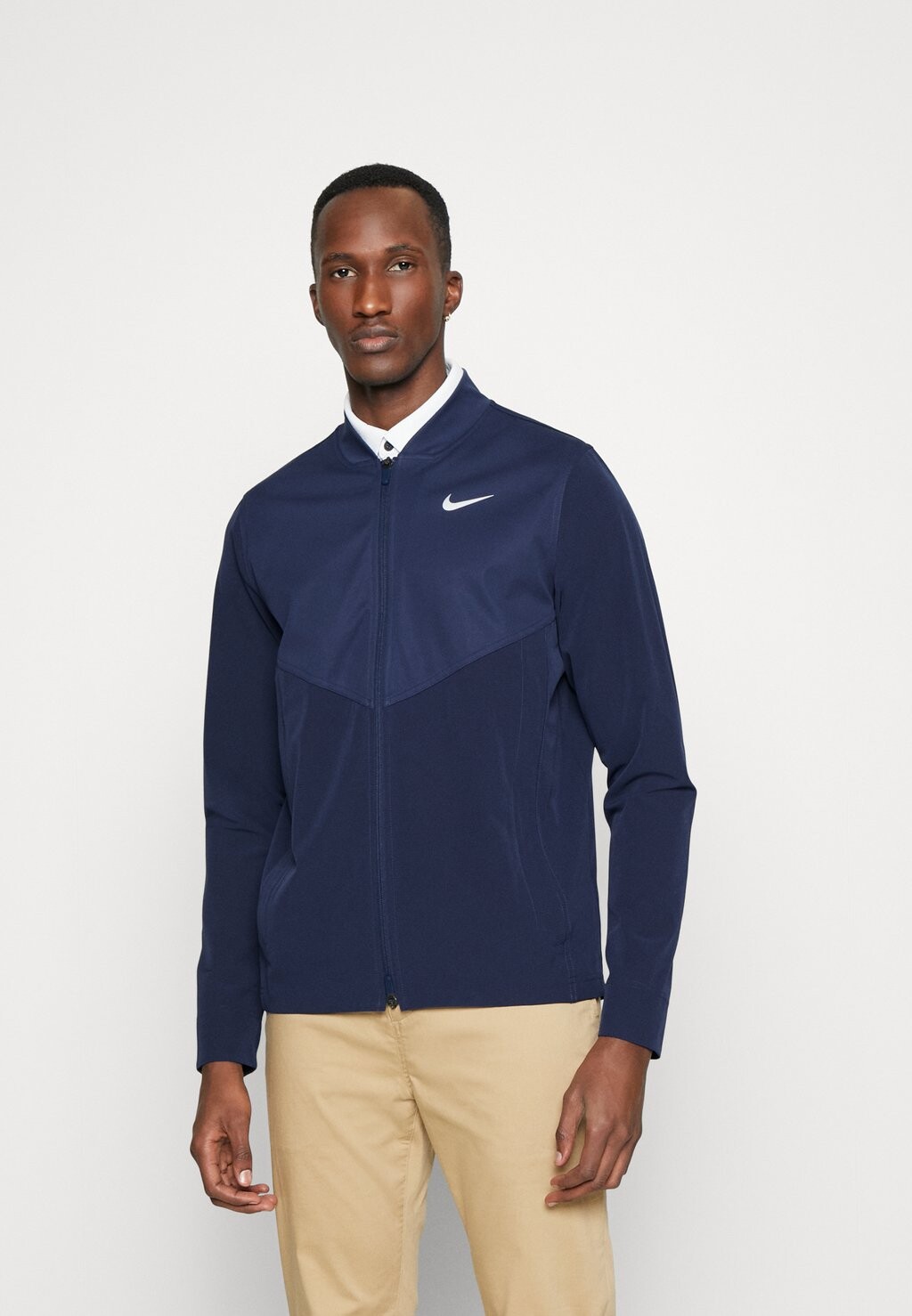 

Спортивная куртка Nike