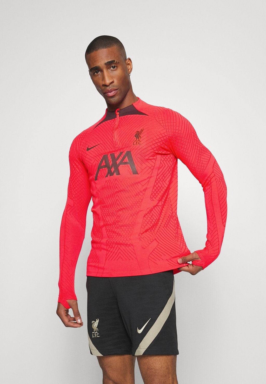 

Спортивная футболка Nike