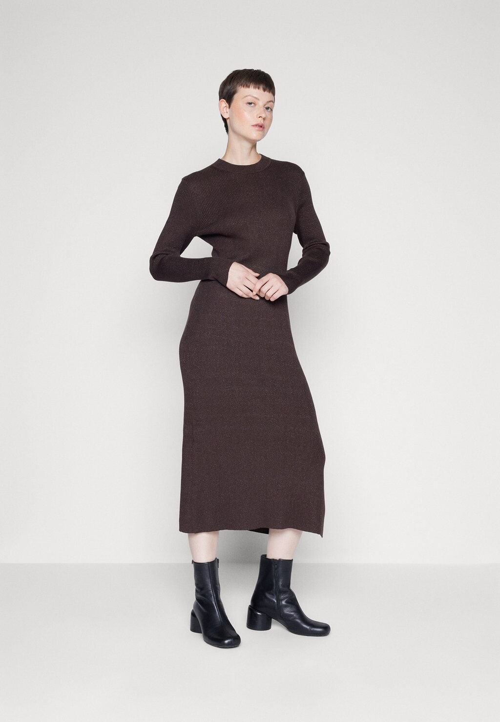

Платье Selected Femme ПЛАТЬЕ ELOISE, цвет java