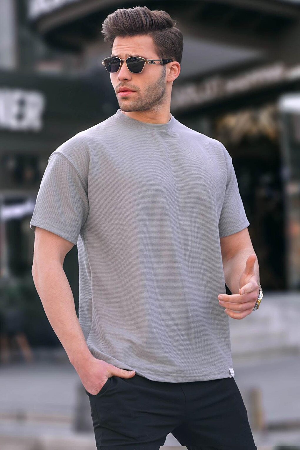 Окрашенная серая базовая мужская футболка стандартного кроя 6099 MADMEXT