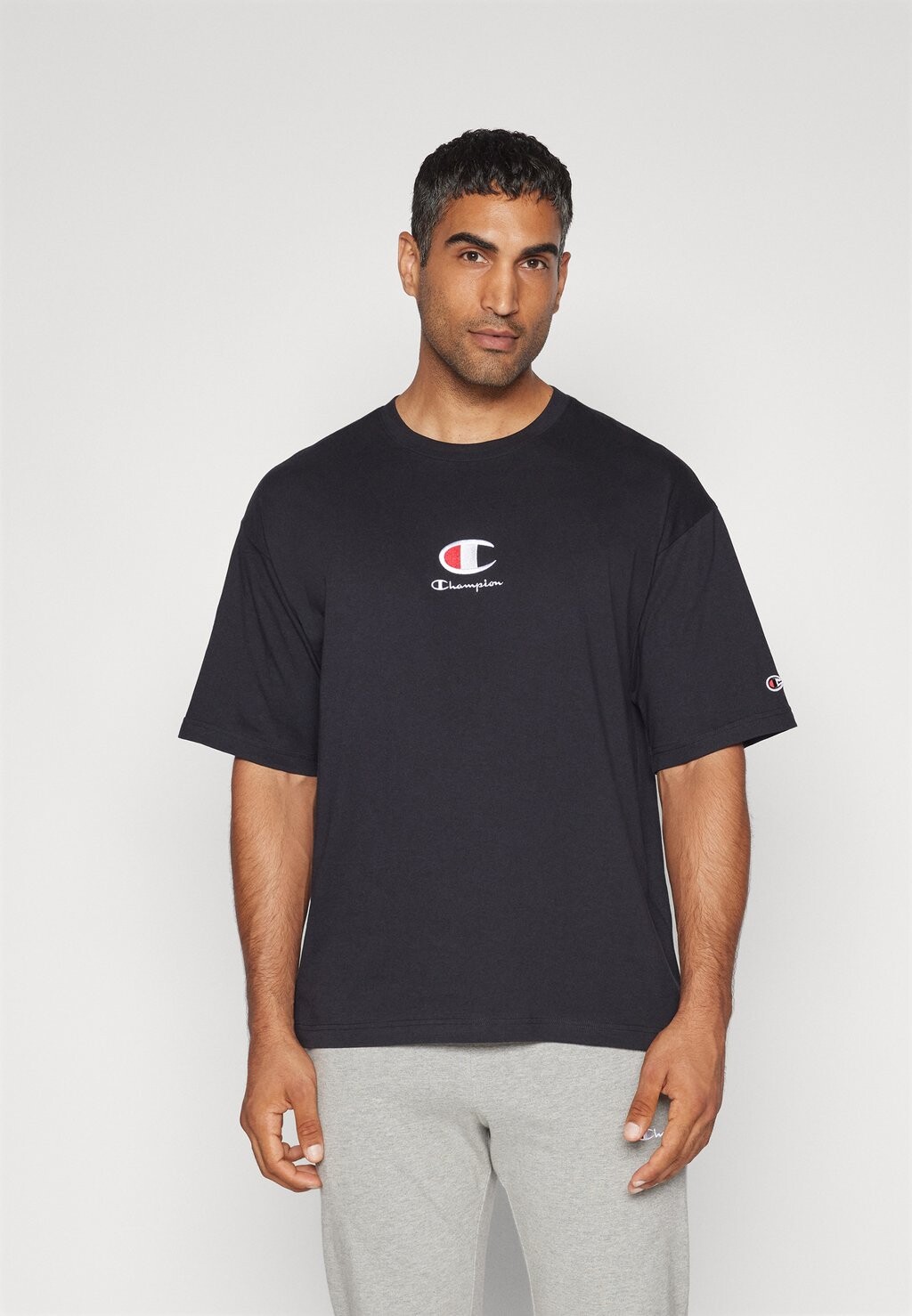 

Принт на футболке ICONS CREWNECK LOGO Champion, черный