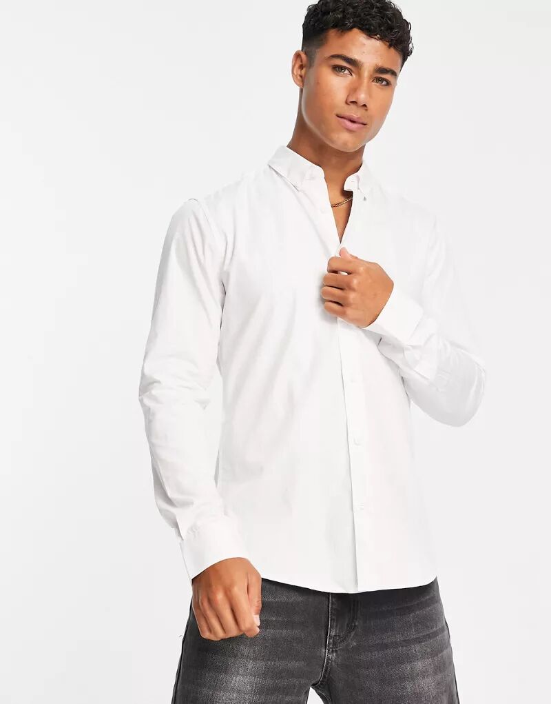 цена Белая рубашка узкого кроя из эластичного поплина Only & Sons
