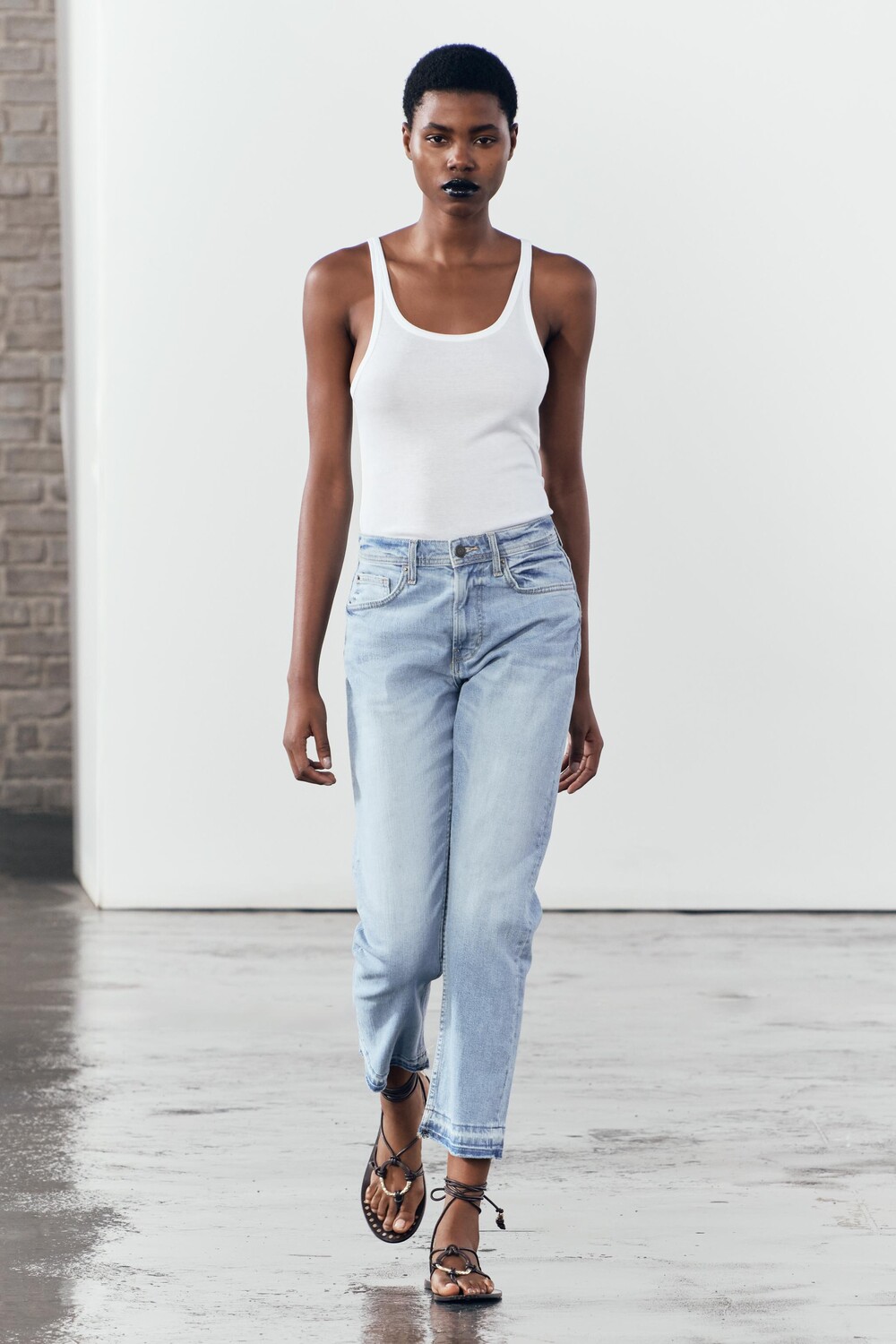 

Джинсы со средней посадкой и петлями для ремня ZARA, синий