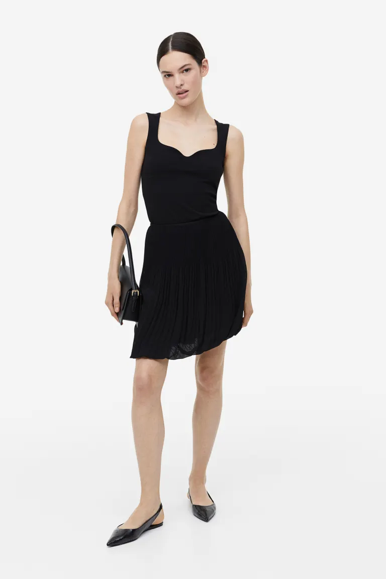 

Топ с вырезом сердечком H&M, черный